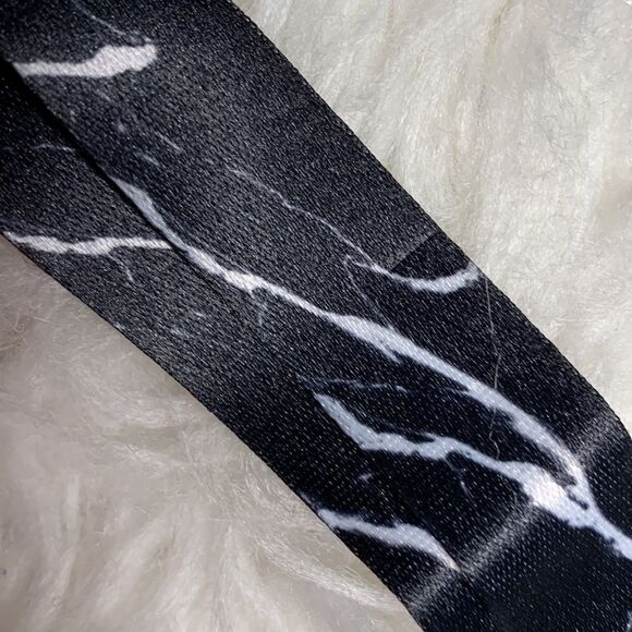 Two pack lanyard for keys: wrist and neck lanyard with ID badge holder unisex - Picture 6 of 6